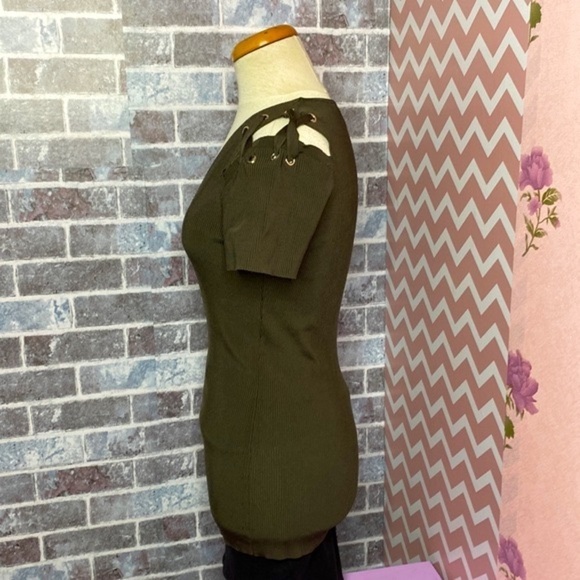 🌷 Michael Kors 🌷 Hunter Green Ribbed V Neck Top - Picture 4 of 11